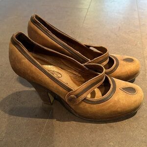 Fly girl heels size 40